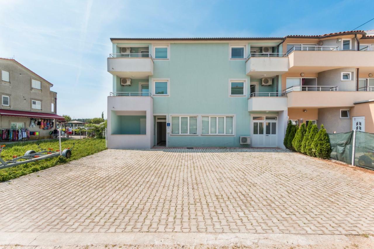 Apartments Riva Medulin Buitenkant foto