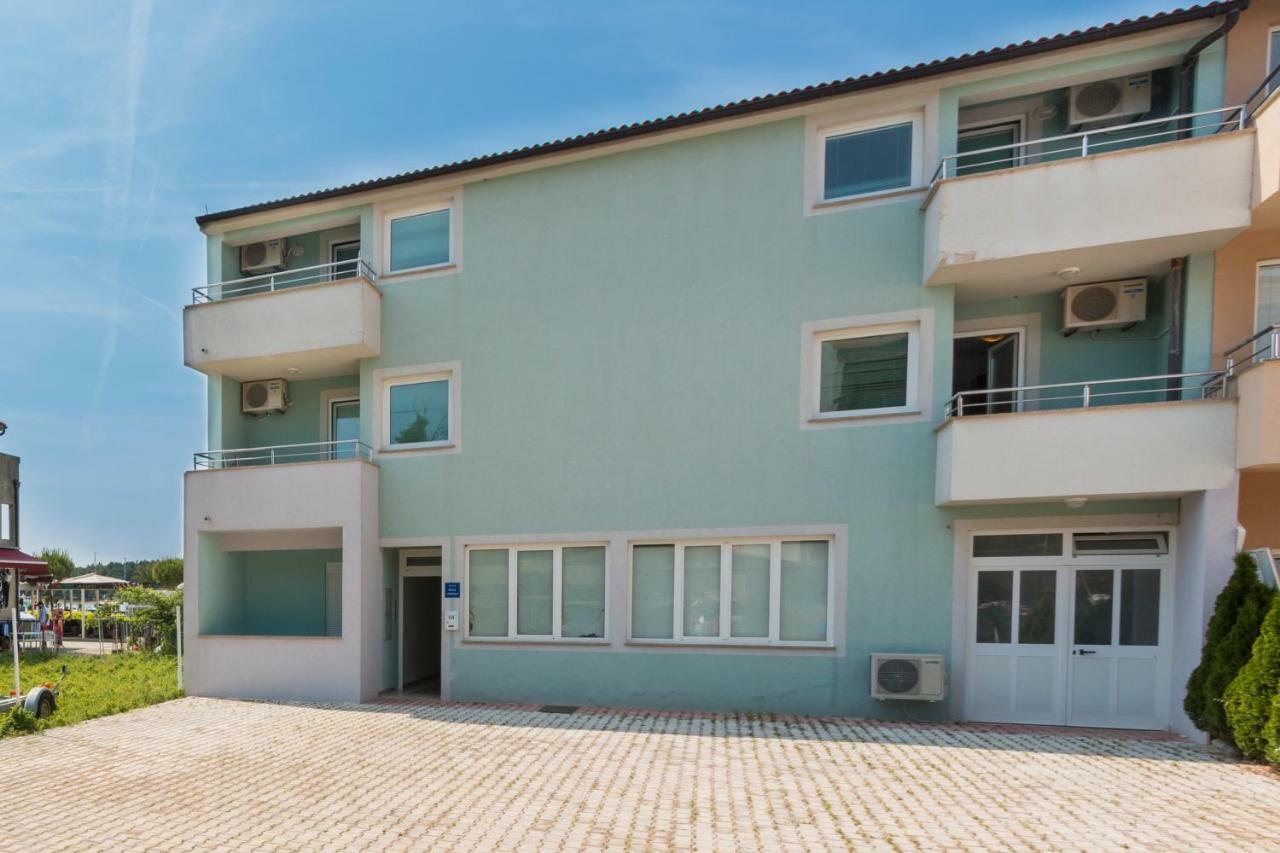 Apartments Riva Medulin Buitenkant foto